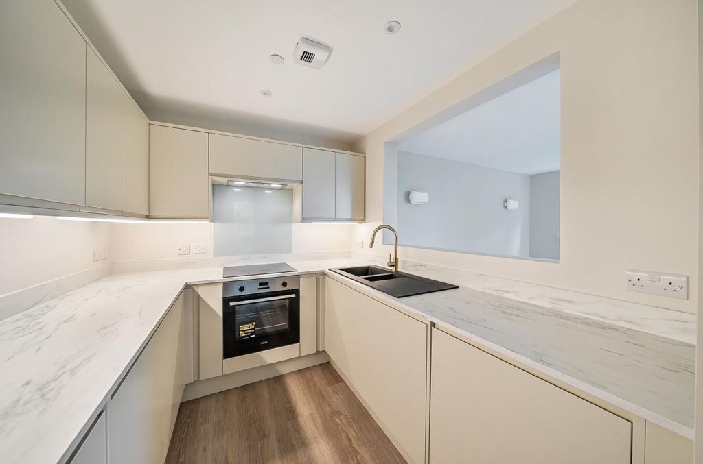 Property photo 3 of 8 1331447-13-68889A0A346B8.Jpg