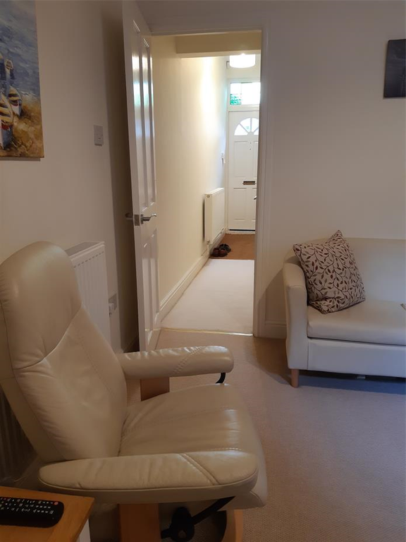 Property photo 2 of 11 Approach