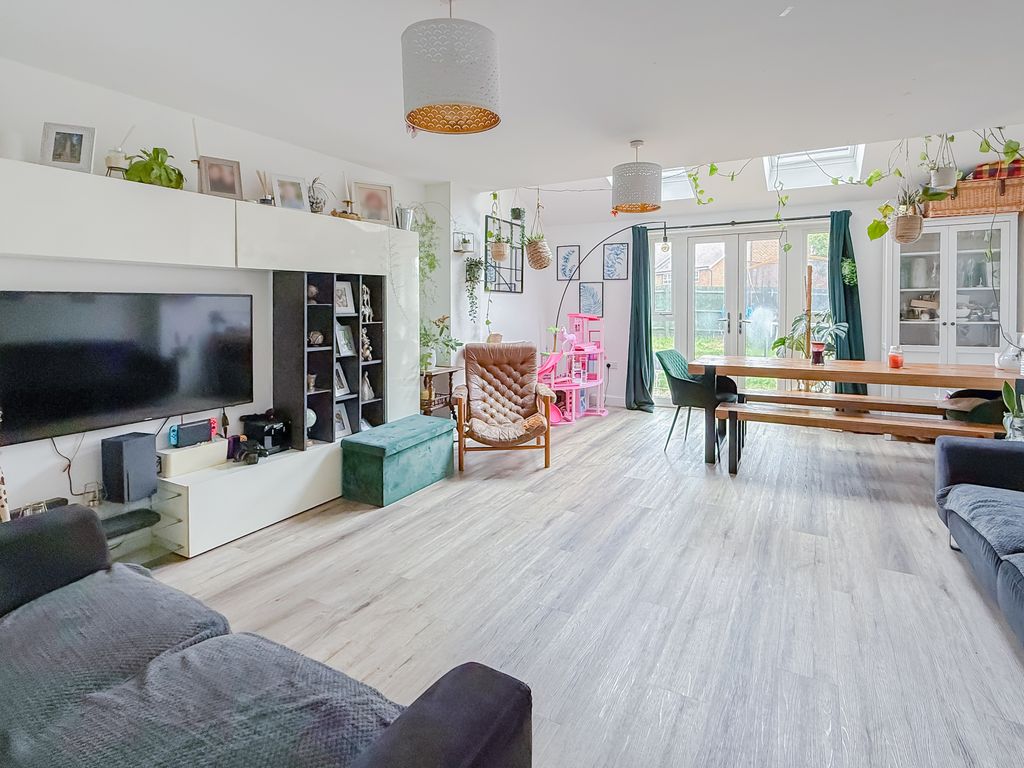 Additional image 4 of 4 bed semi-detached house for saleSkylark Avenue, Peacehaven BN10