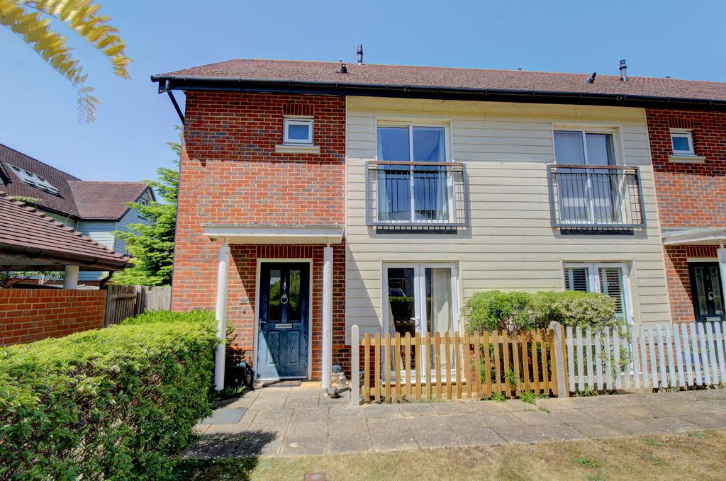 Property photo 1 of 16 Front