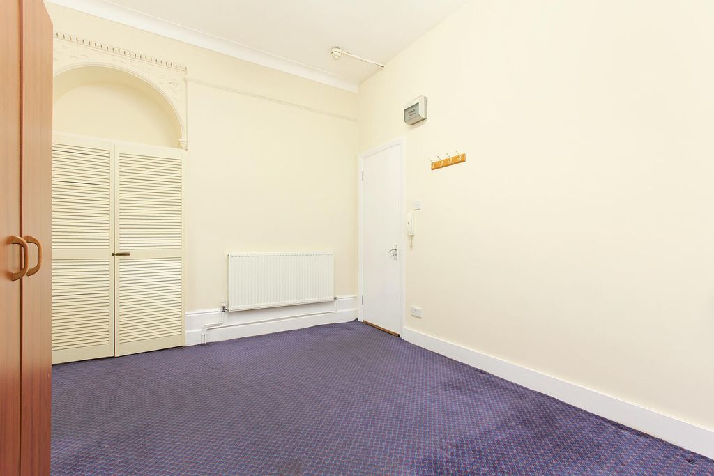 Property photo 3 of 7 Bedroom