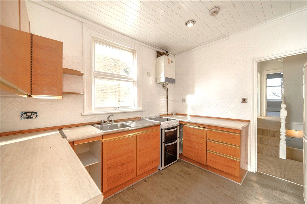 Property photo 3 of 14 Kitchen