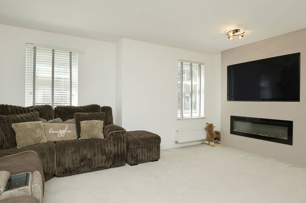 Property photo 2 of 26