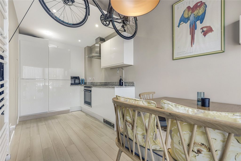 Property photo 3 of 8 Kitchen/Diner