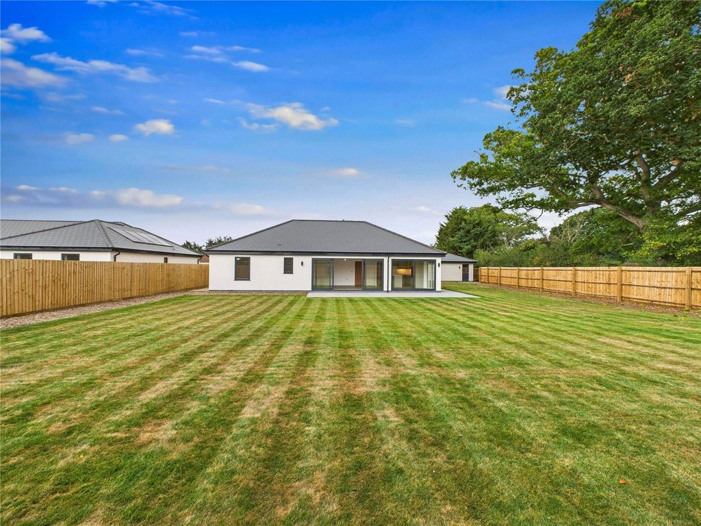 Property photo 2 of 16 Picture No. 14