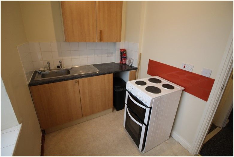 Property photo 1 of 8 Kitchen