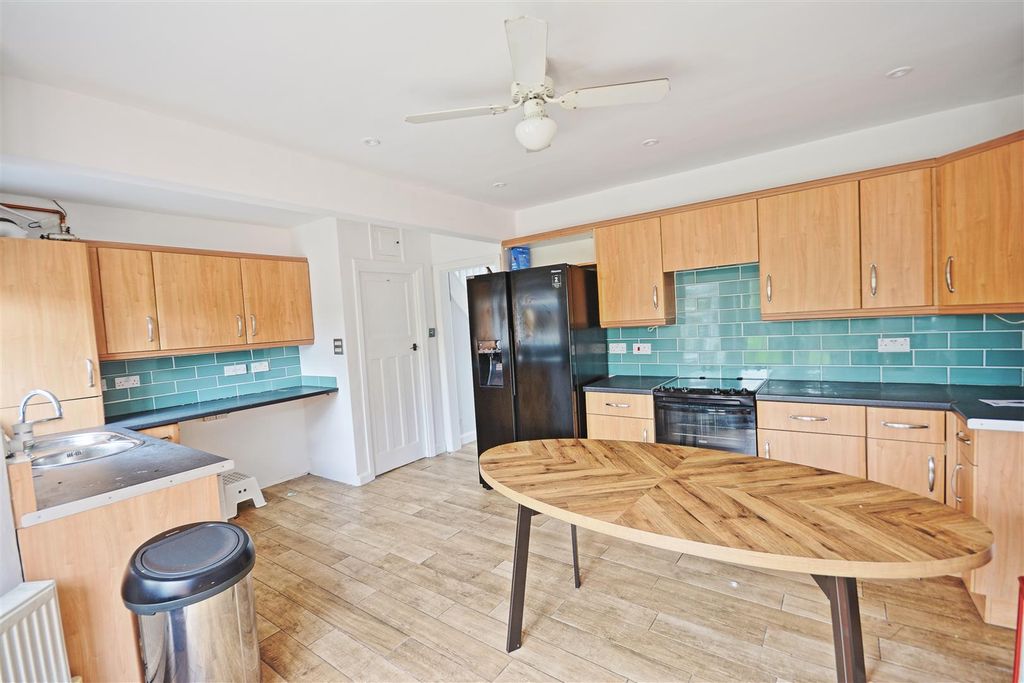 Property photo 3 of 12 2.Jpg