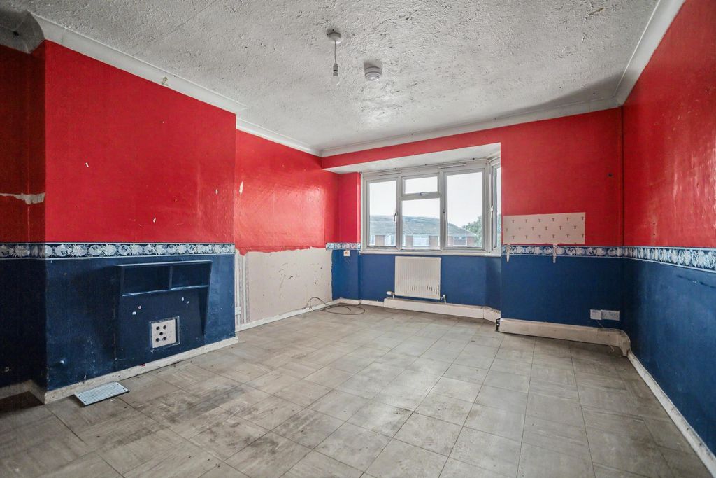 Property photo 3 of 8 20260930052702_243A5431_Aahjn.Jpg