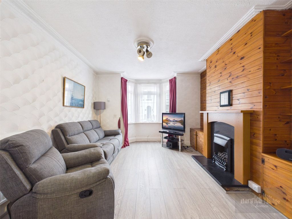Property photo 2 of 16 Picture No. 24