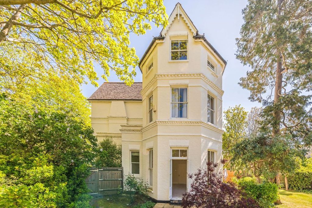 Property photo 1 of 8