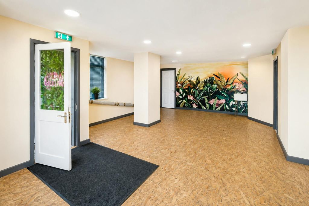 Property photo 3 of 7 d4Cb774E-31A9-4c7F-83Ab-3Fc9A3Cdd718.Png