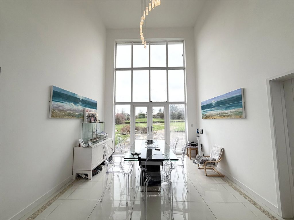 Property photo 2 of 20 Picture No. 25