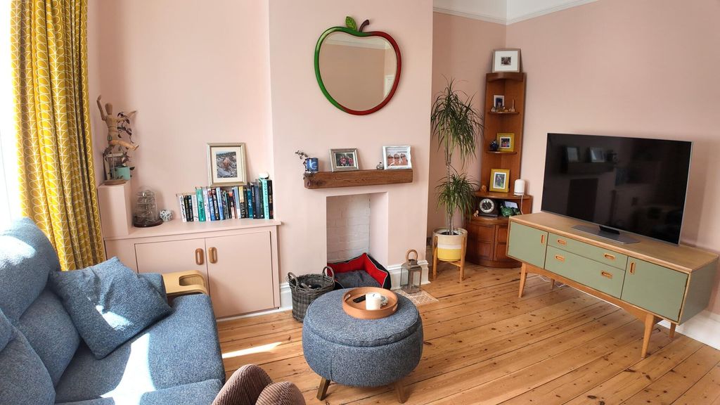 Property photo 3 of 15 Living Room