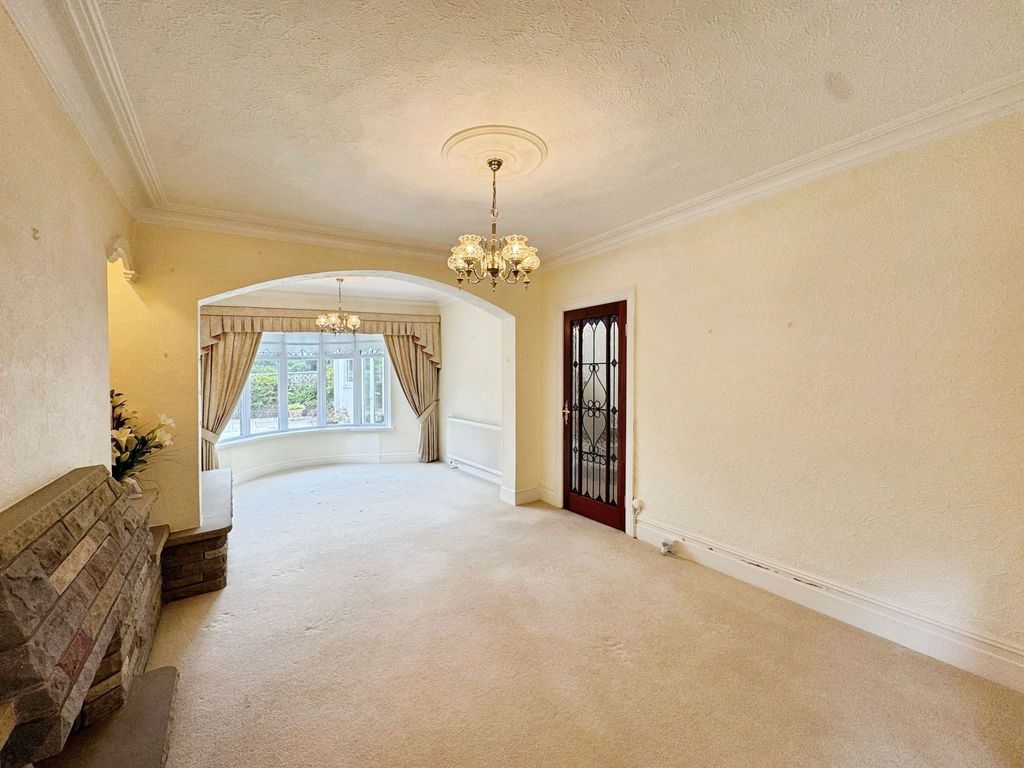 Property photo 2 of 37