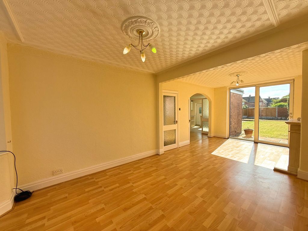 Property photo 3 of 28