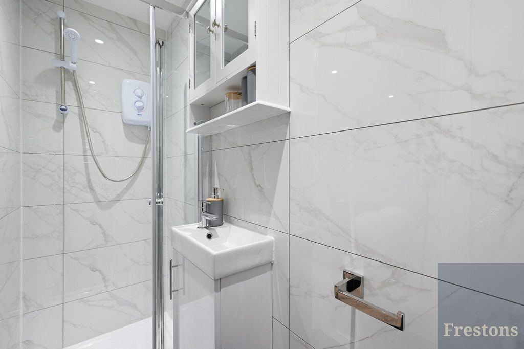 Property photo 3 of 5