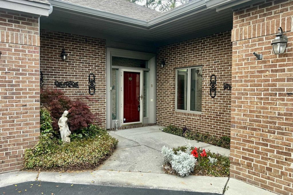 Property photo 1 of 31