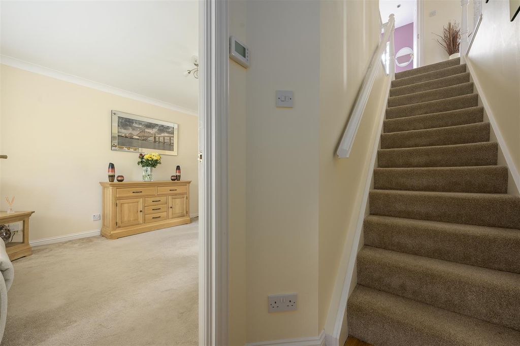 Property photo 2 of 32 22Beaulycrescent004.Jpg