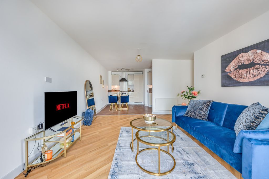 Property photo 1 of 24 Living Room