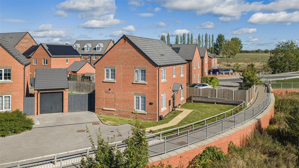 Property photo 1 of 31 27Foxrd-Drone-08.Jpg