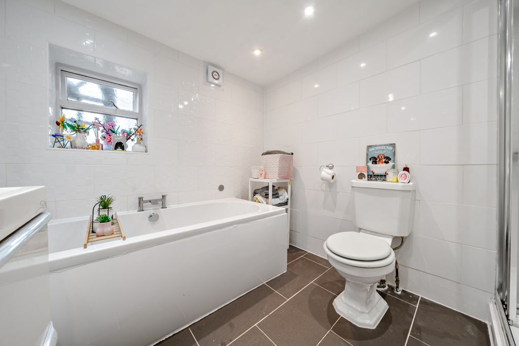 Property photo 3 of 18 1477243-15-6A2Bdd...