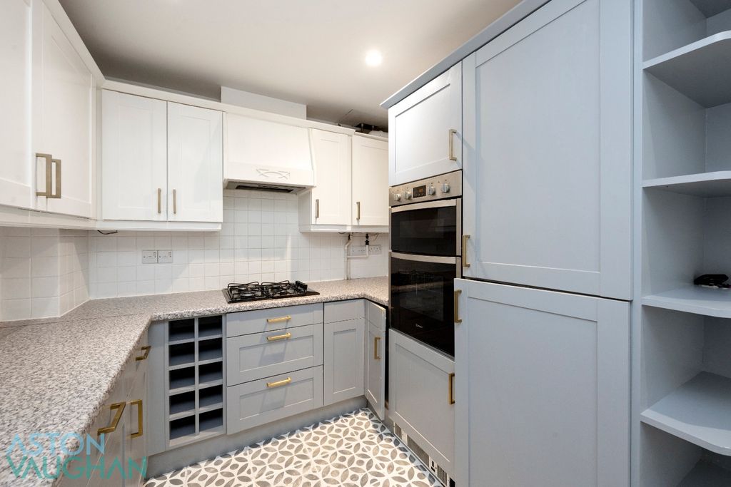 Property photo 3 of 16 5290272