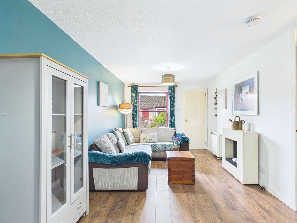 Property photo 2 of 27