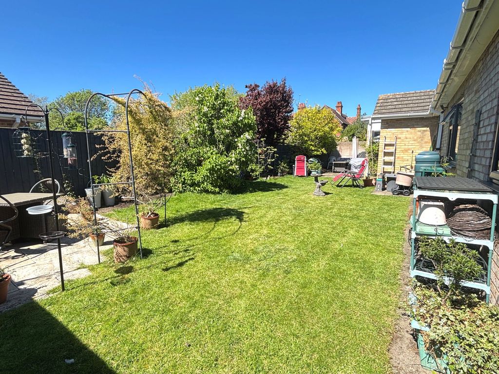 Property photo 2 of 19 Garden 1