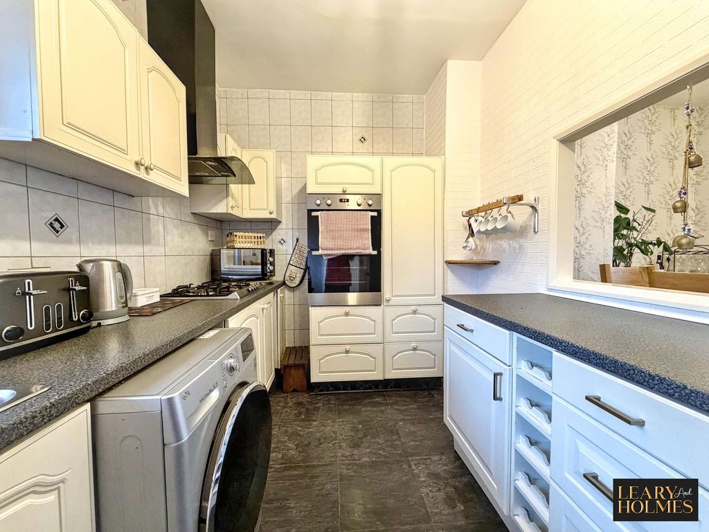 Property photo 3 of 27
