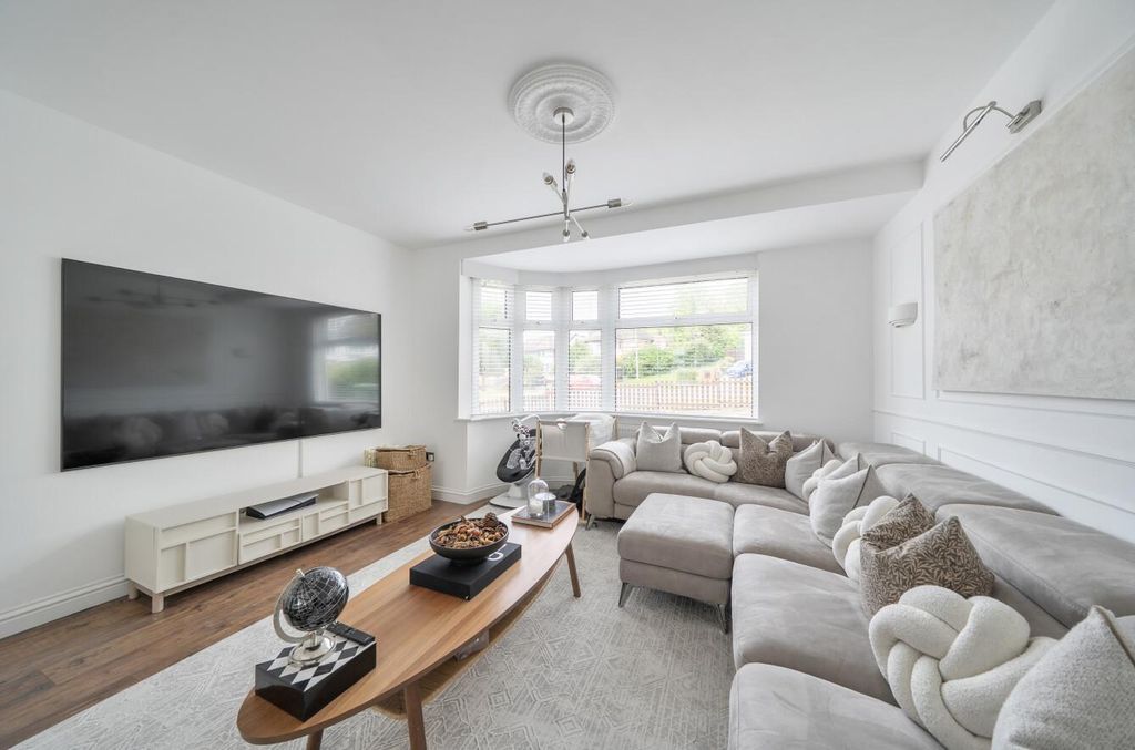 Property photo 3 of 14 Davidson Frost-Wellings, Dfw, Beverley Gardens, St