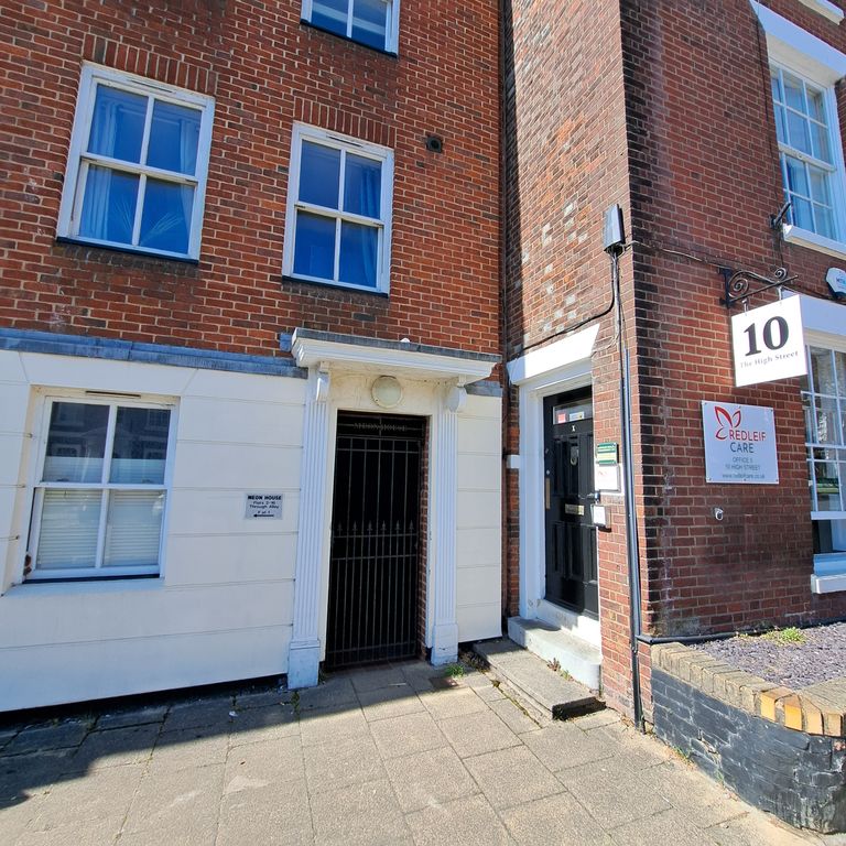 Property photo 1 of 7 Main Entrance