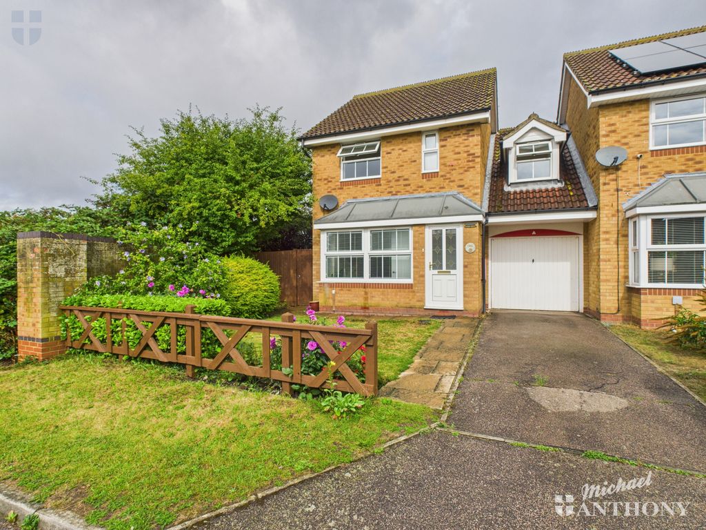 Property photo 1 of 14 Cam03218G0-Pr0755-Still004