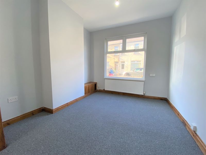 Property photo 2 of 16 Photo 8
