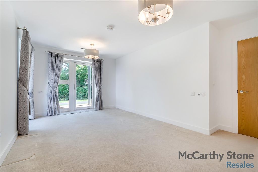 Property photo 2 of 37 8649024-Interior04.Jpg