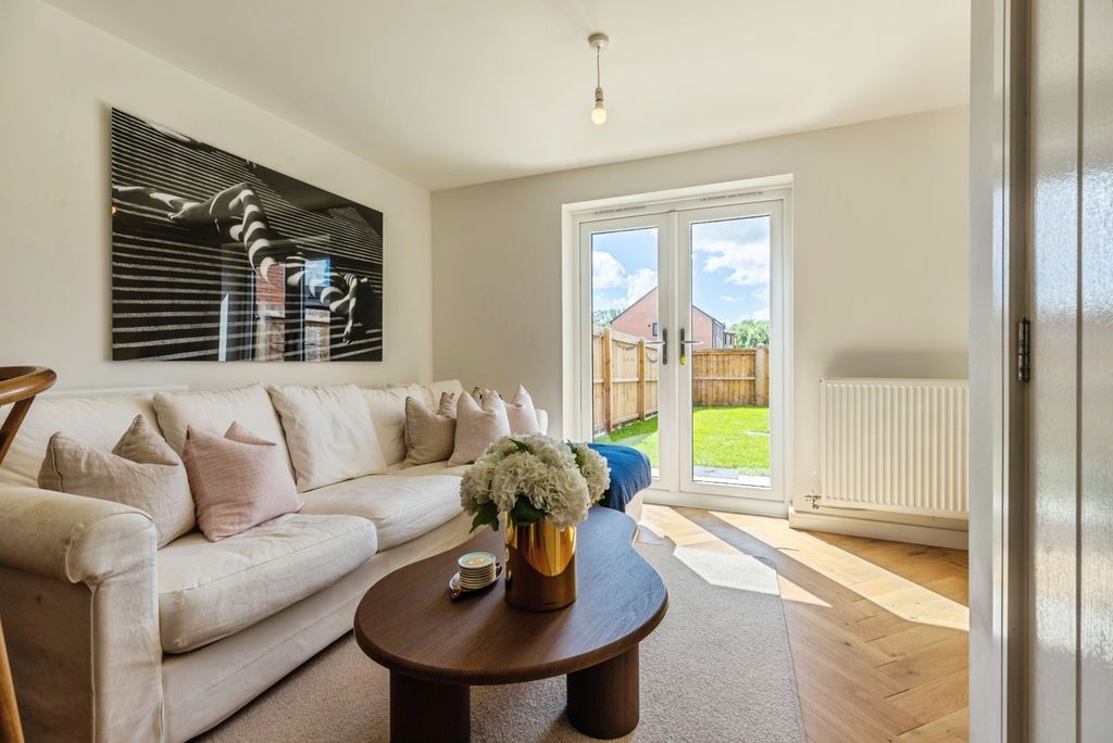 Property photo 2 of 20 Pbox-Img.Jpg