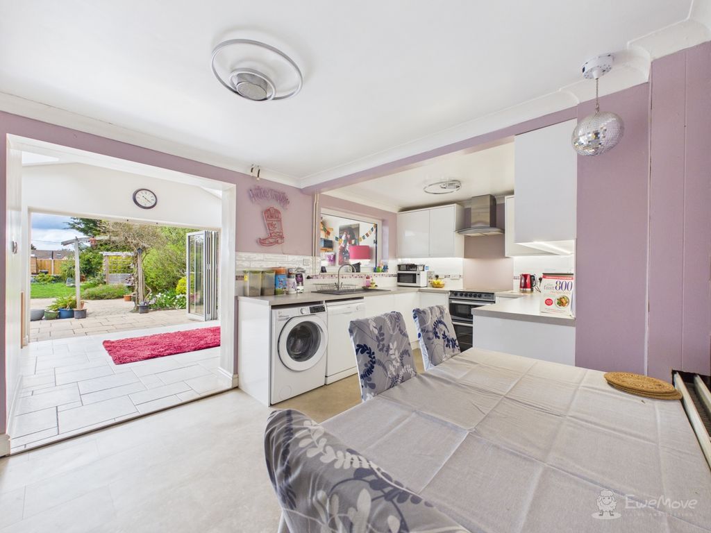 Property photo 3 of 21 Kitchen- Mark Stephens Ewemove Newmarket And Soham