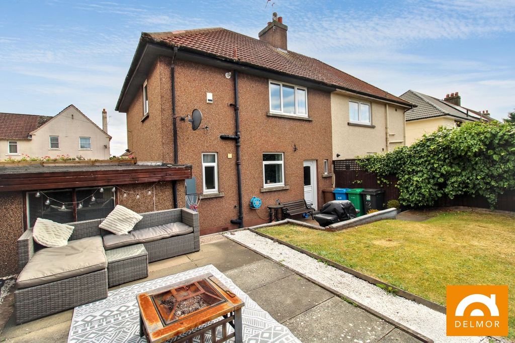 Property photo 2 of 25