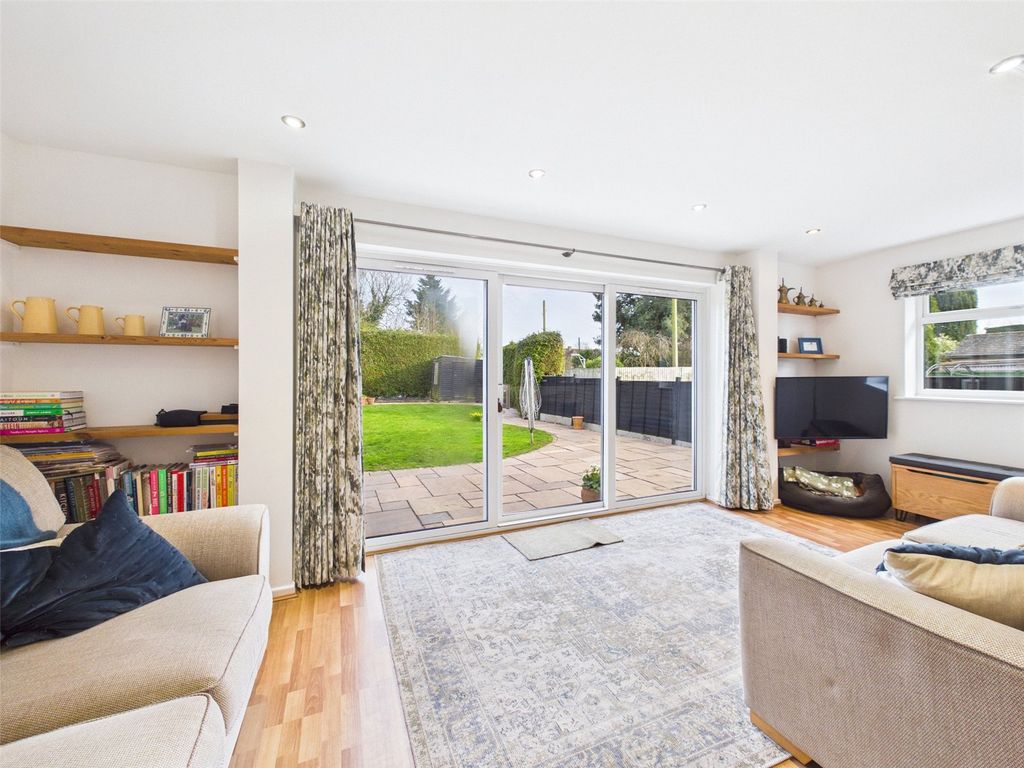 Property photo 3 of 21 Picture No. 12