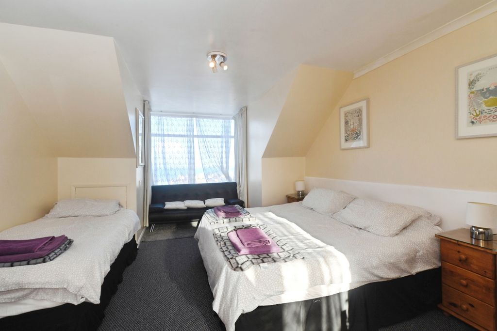 Property photo 3 of 20 Photo