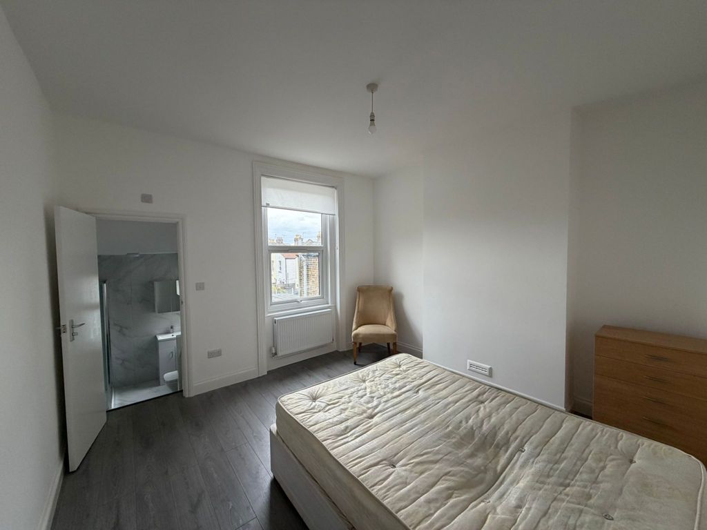 Property photo 3 of 11 Gallery