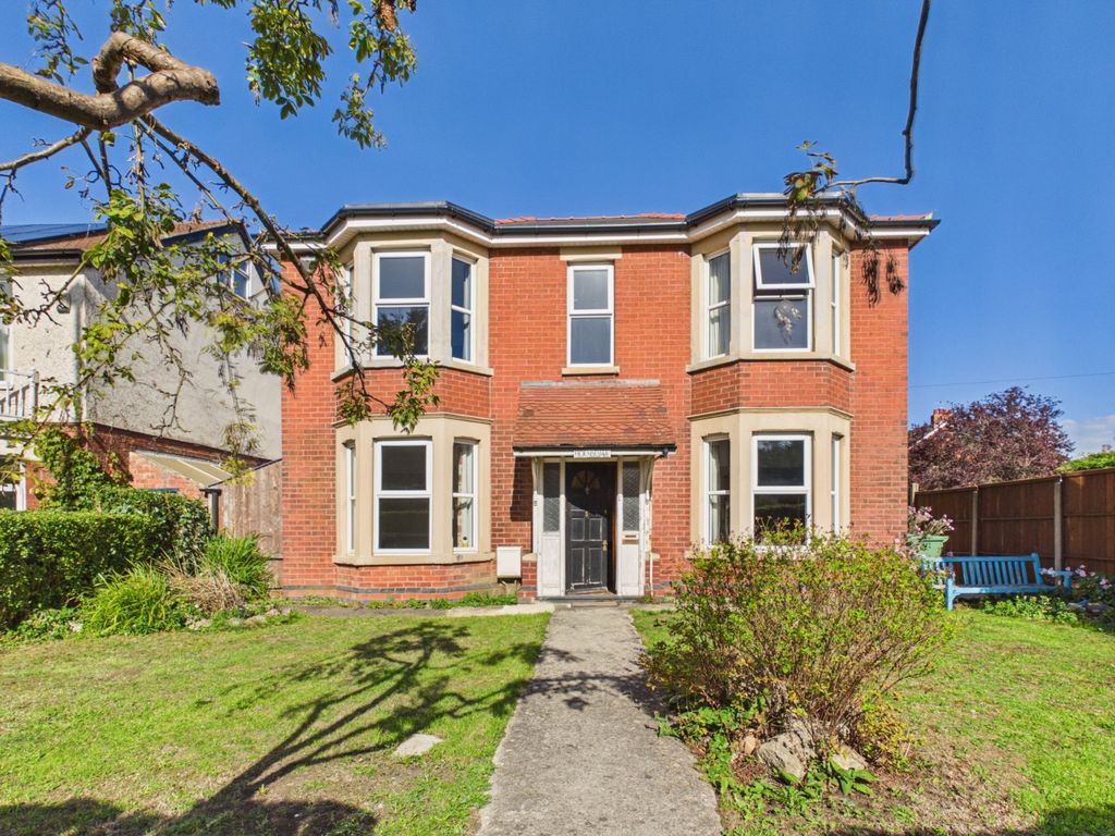 Property photo 1 of 17 Picture No. 04