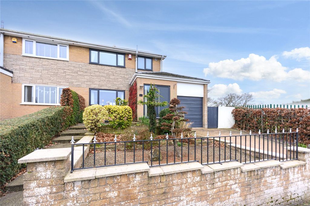 Property photo 1 of 16 External