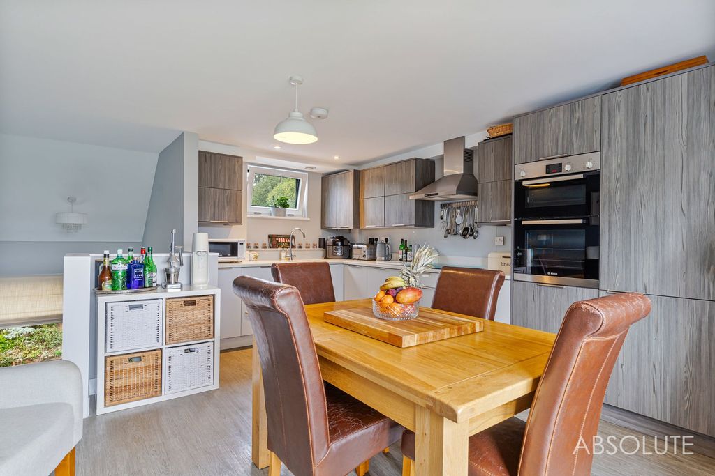 Property photo 2 of 32 Dining To Kitchen