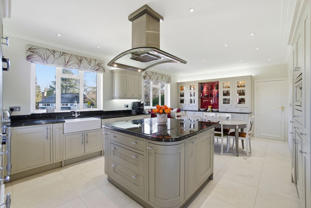 Property photo 3 of 30