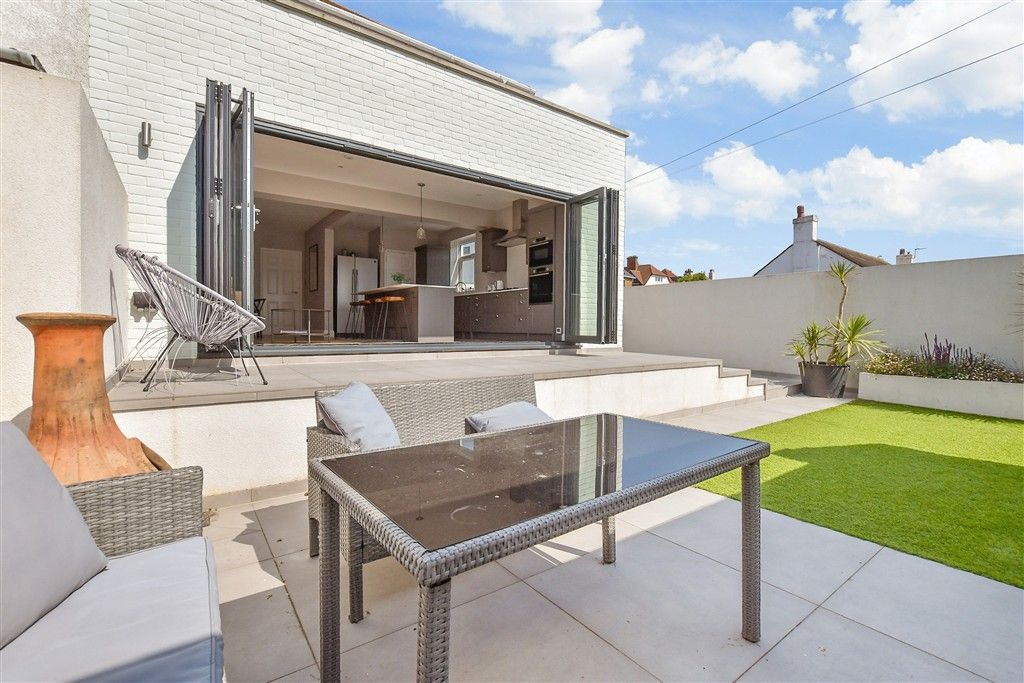 Property photo 3 of 14 External Lifestyle Photograph