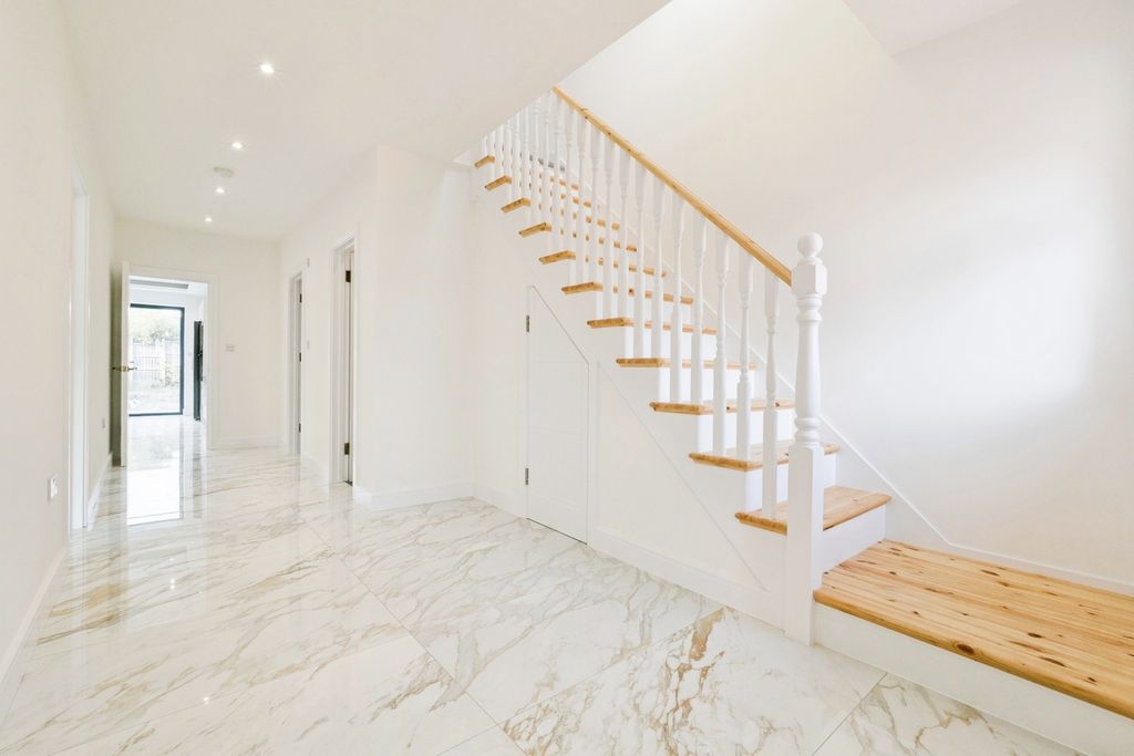 Property photo 2 of 20 Pbox-Img.Jpg