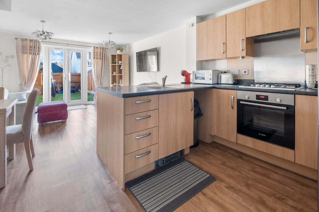 Property photo 3 of 20 Kitchen