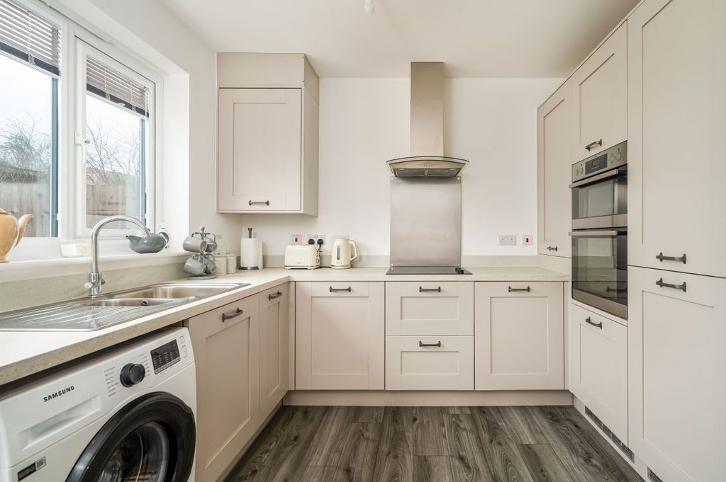 Property photo 3 of 20