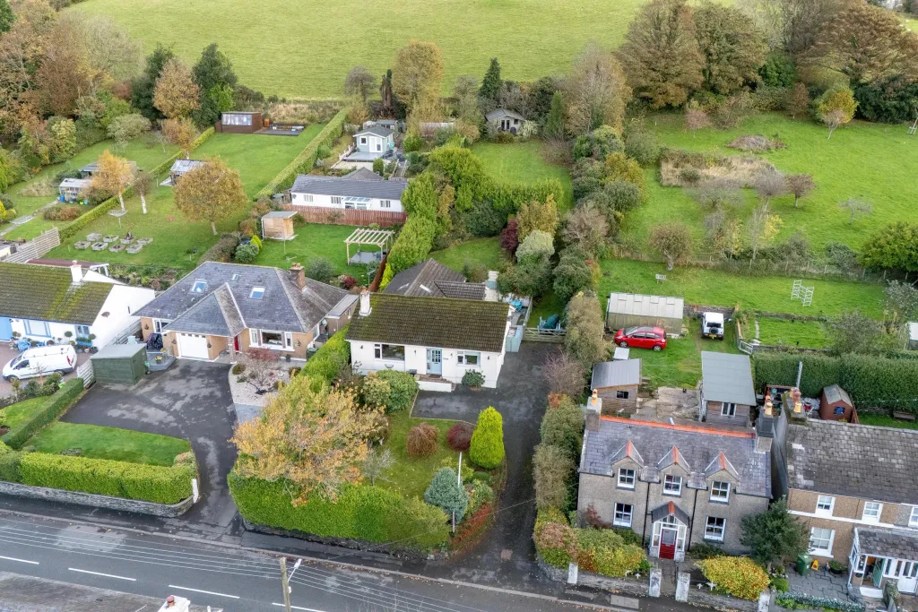 Property photo 2 of 35