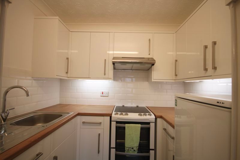 Property photo 3 of 7 Photo 8